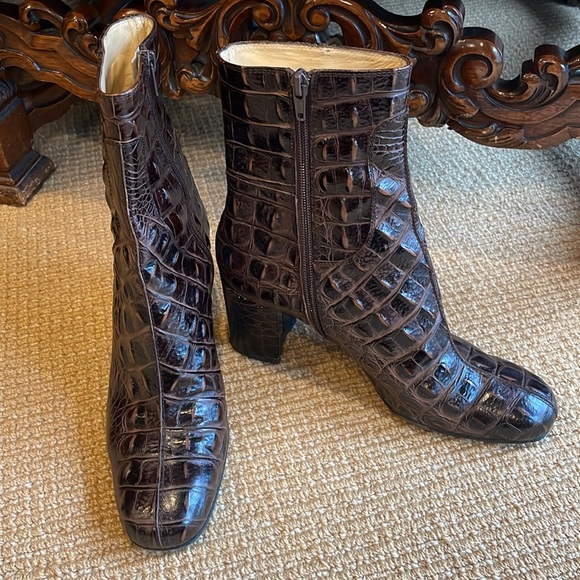 DOLCE & GABBANA HORNBACK BROWN  low boot size 39 1/2 - Picture 2 of 14